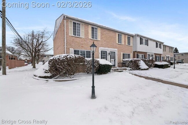 Building Photo - 4811 Mansfield Ave