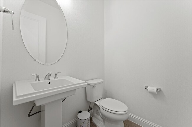 Building Photo - 704 Prairie Clover Dr