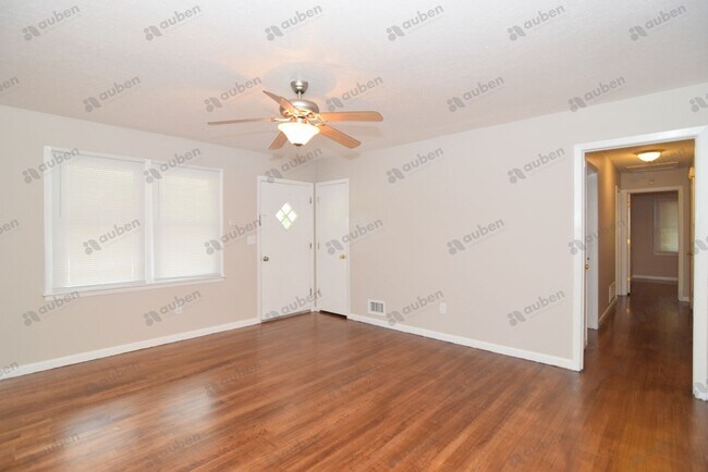 Building Photo - 3 Bed/2 Bath in Quiet Cul-de-Sac