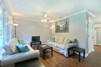 Building Photo - 2008