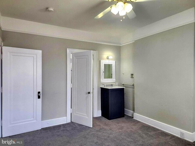 Building Photo - 515 Fourth St