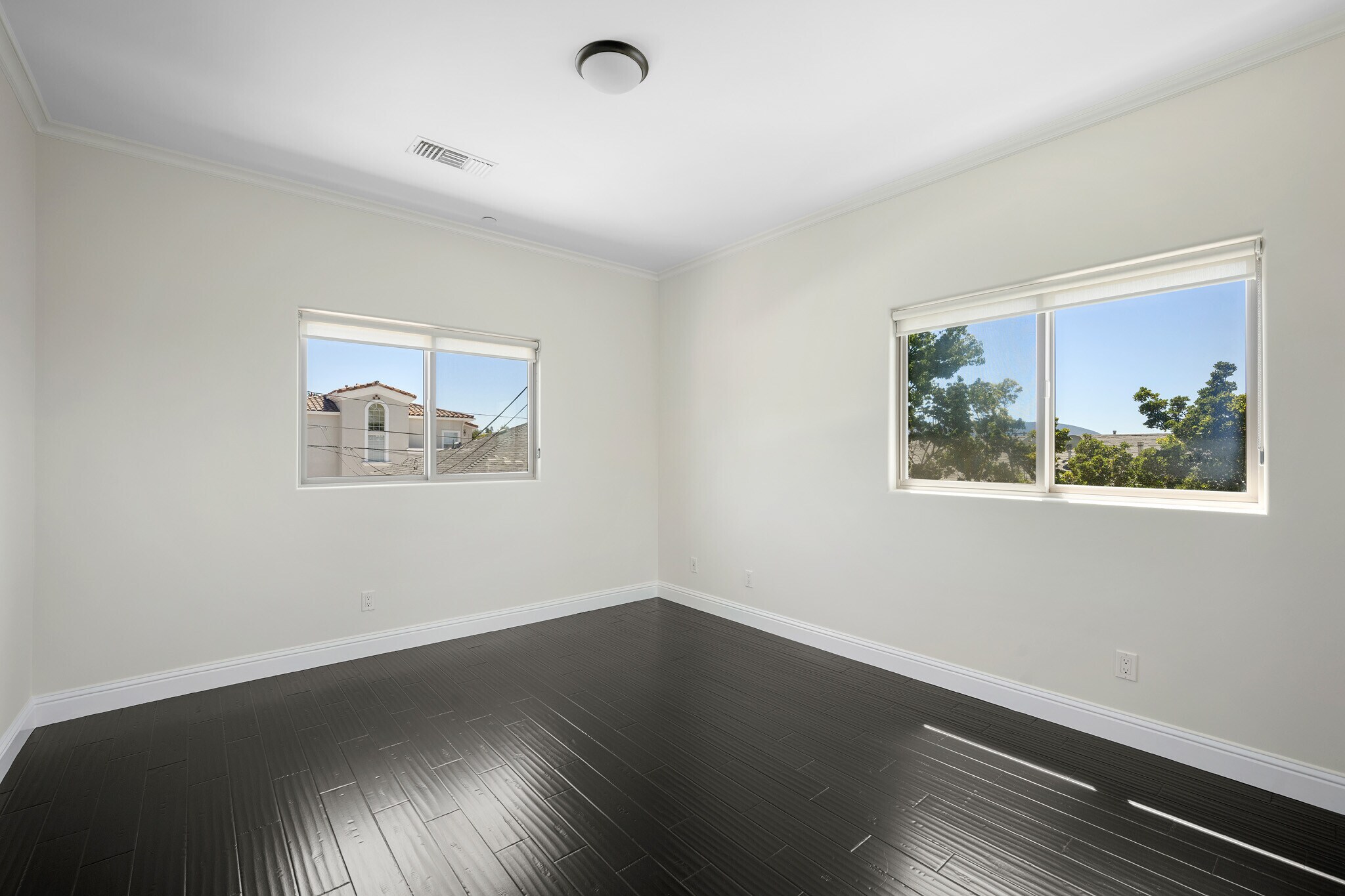 Building Photo - 750 E Orange Grove Ave