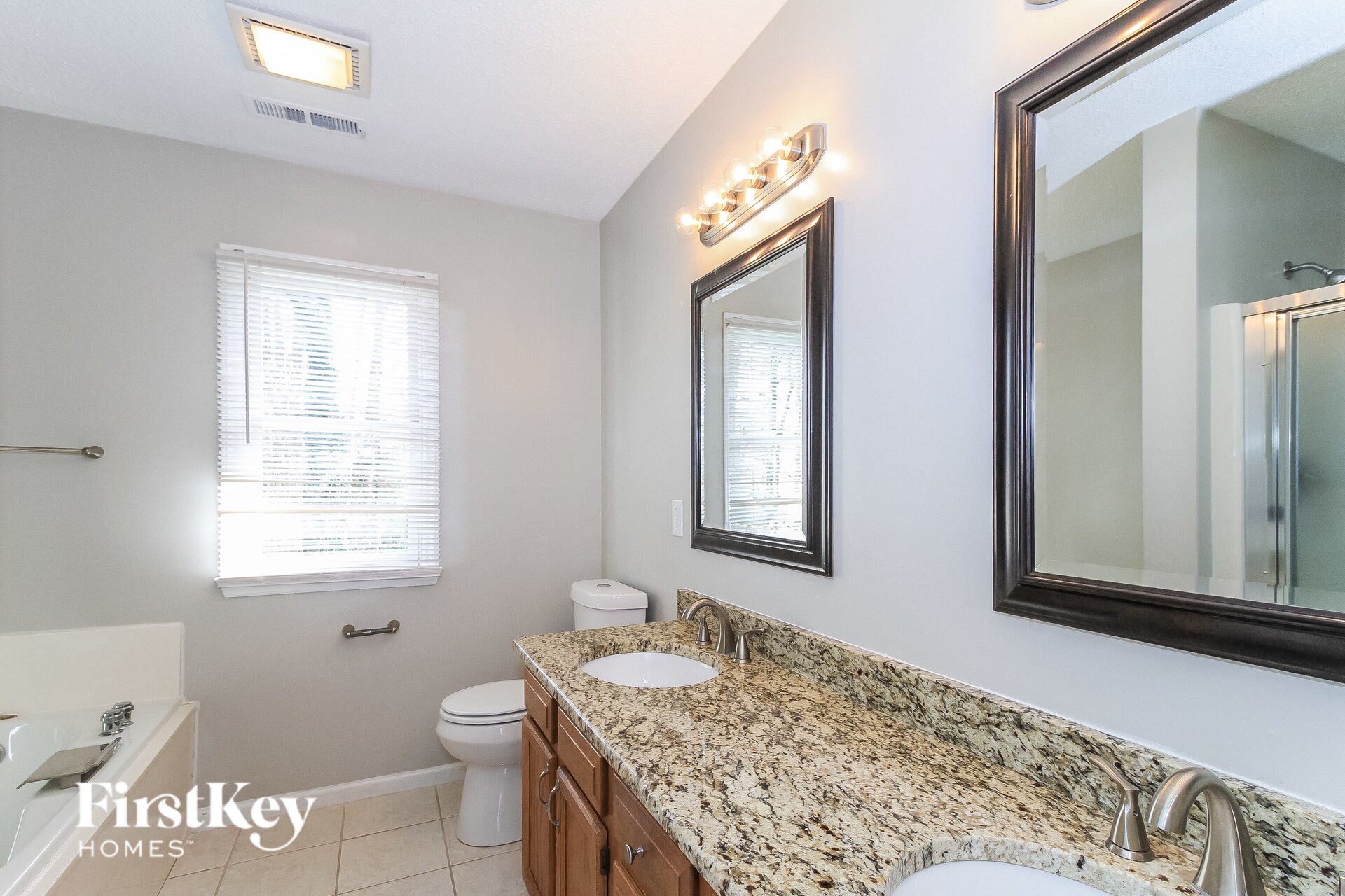 Building Photo - 3110 Glenshire Dr