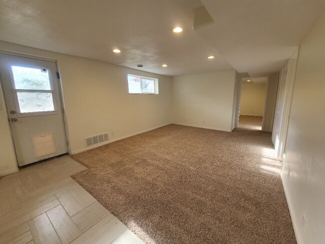 Building Photo - 245 N 600 E