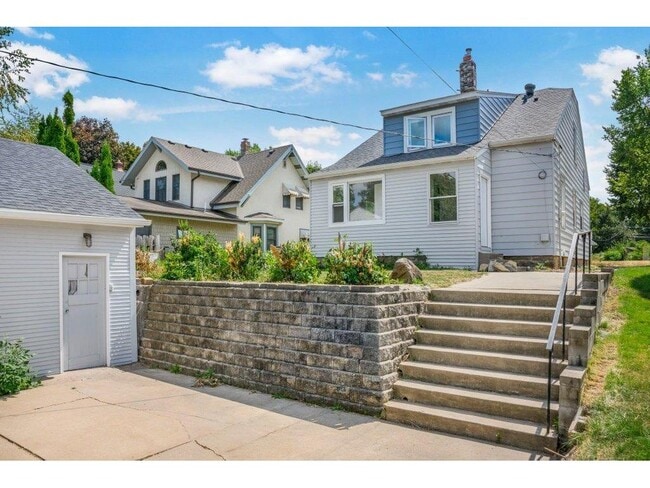 Building Photo - 1257 Palace Ave