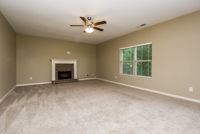 Building Photo - 338 Camellia Way