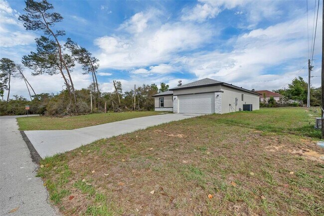 Building Photo - 2211 SW 153rd Pl Rd