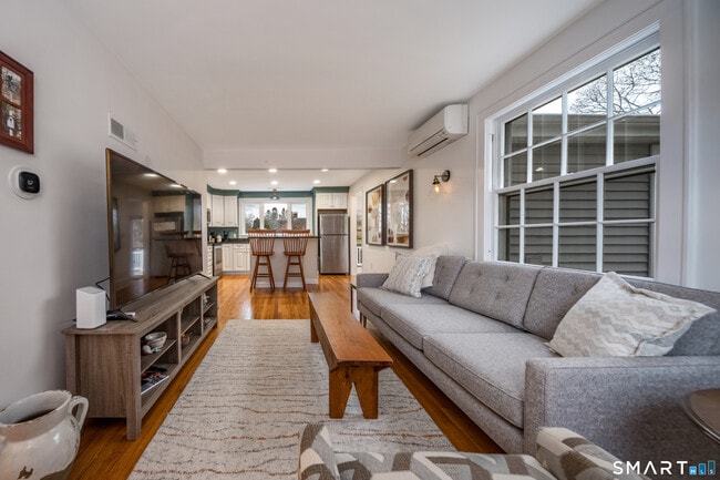 Building Photo - 99 Bay View Ave