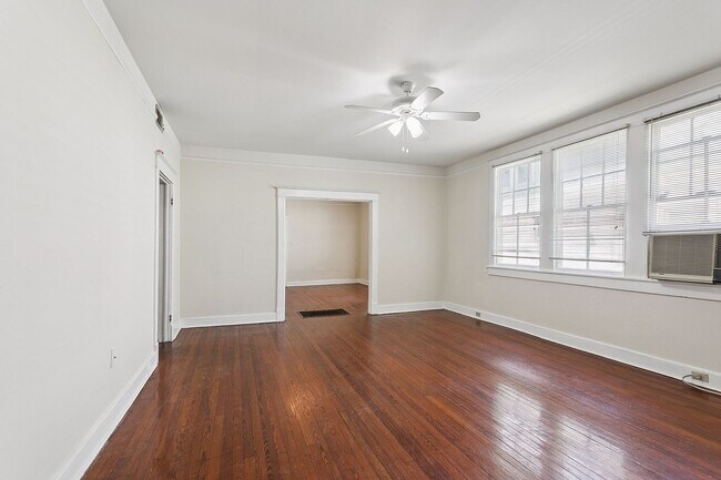 Building Photo - lrf2320