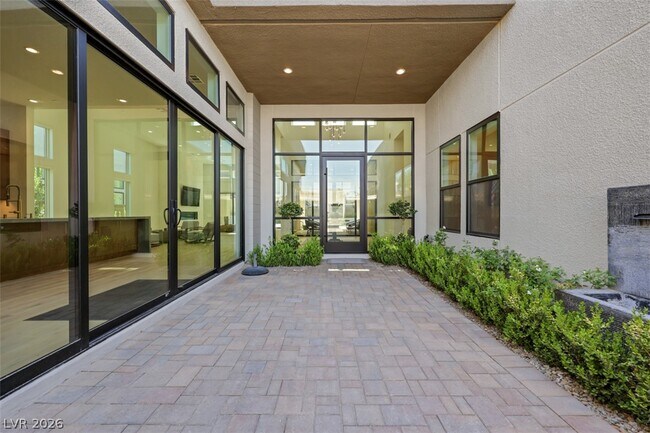 Building Photo - 4803 Verde Bloom St