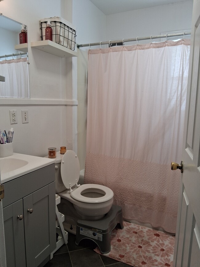 Building Photo - Joyanne Court