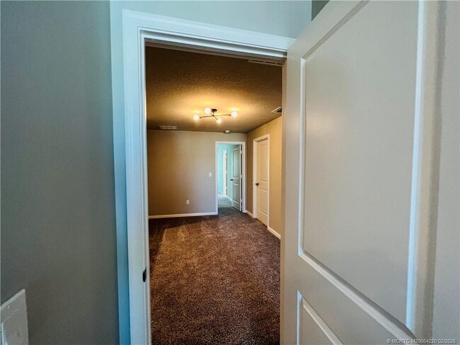 Building Photo - 3913 SE Mentmore Ln