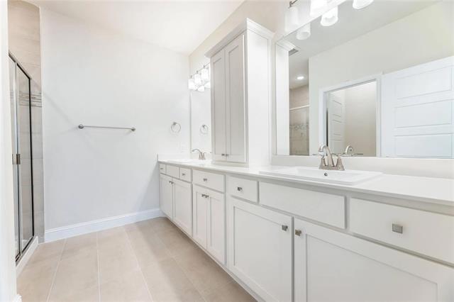 Building Photo - 4704 Corriente Vista Ln