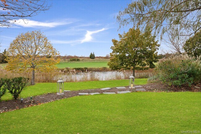 Building Photo - 2995 Laurel Trail