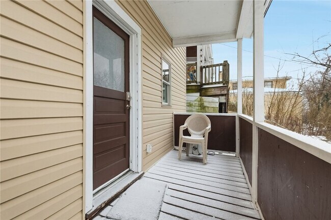 Building Photo - 112 Dewitt St