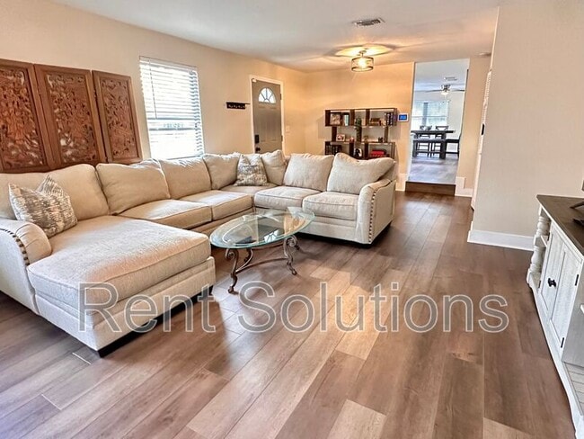 Building Photo - 5701 12th Ave S