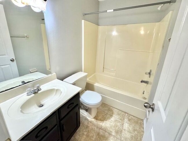 Building Photo - Available Now! Now Leasing a charming 3-be...