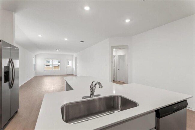 Building Photo - 316 Keefer