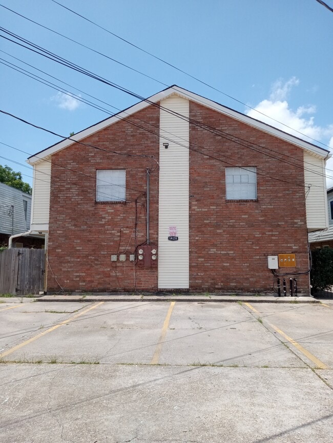 Building Photo - 1428 Hickory Ave