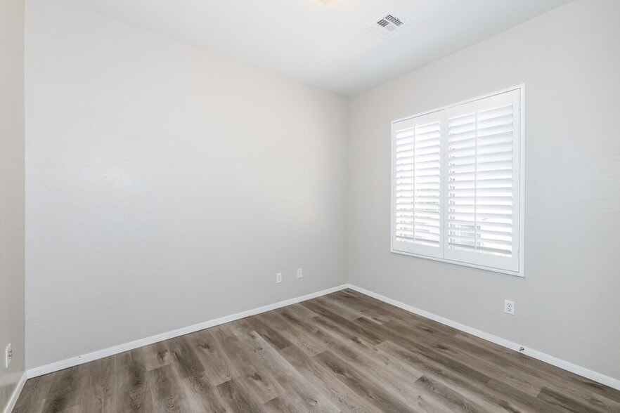 Building Photo - 6166 Jutland Ave
