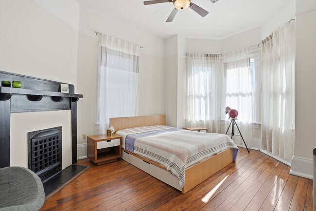 Building Photo - Savannah's Victorian Historic District