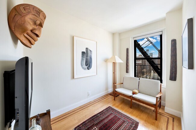 Building Photo - 415 Central Prk W
