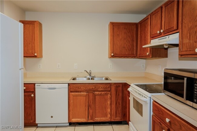 Building Photo - 2511 Hightower Ave S