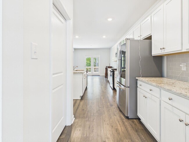 Building Photo - 5701 Brailen Dr