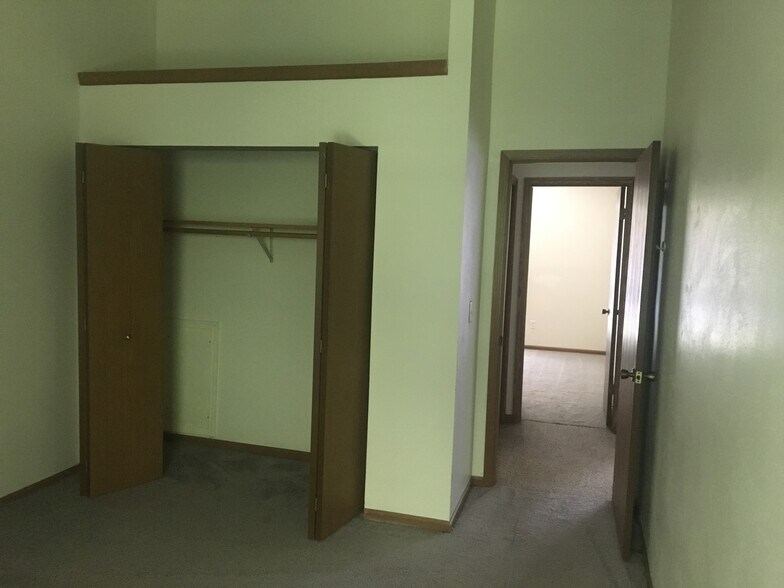 Building Photo - 613 Pepper Ridge Ct