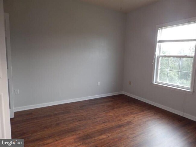Building Photo - 9802 Minuteman Ct
