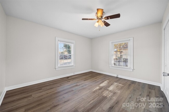 Building Photo - 807 N Morris St