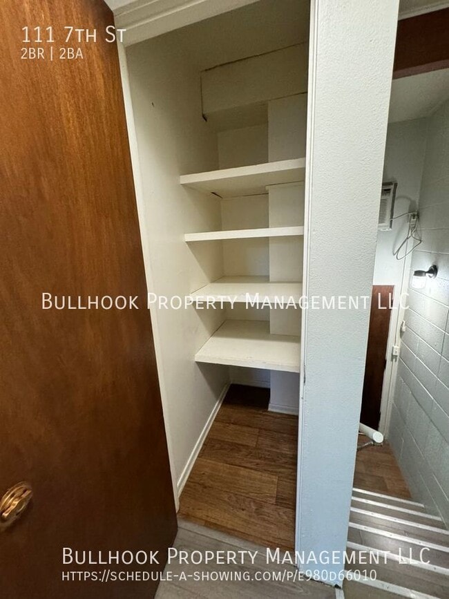 Building Photo - 111 7th St