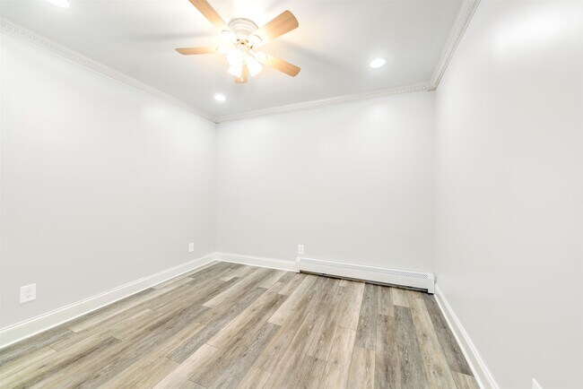 Building Photo - 369 3rd St