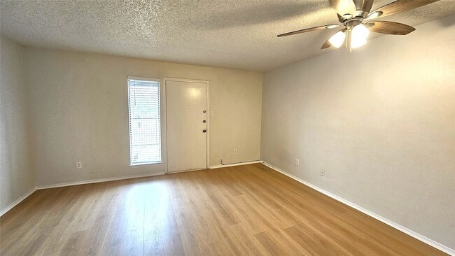 Building Photo - 1605 5th Ave