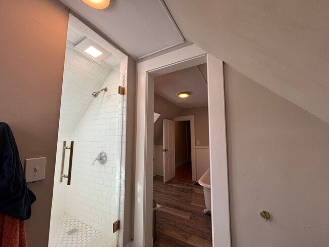 Building Photo - Single Family Home In The Park Ave Neighborhood!