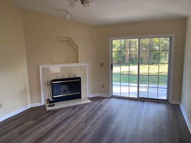 Building Photo - 4636 Sunbeam Station Ct