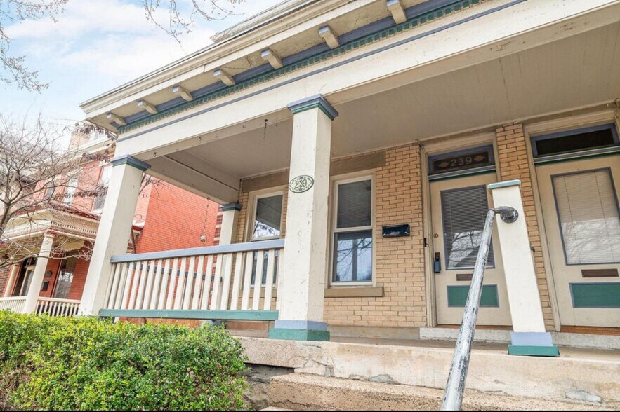 Building Photo - 239 W 1st Ave