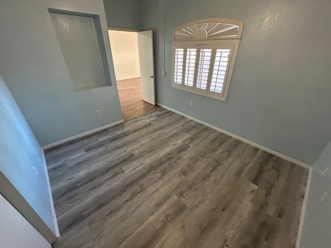 Building Photo - BEAUTIFUL WEST HARMON AREA CONDO LOCATED CENTRAL LAS VEGAS