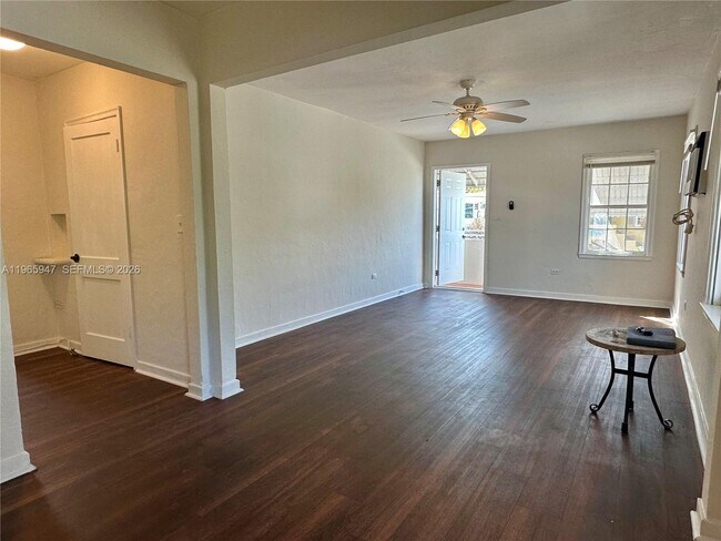 Building Photo - 430 76th St