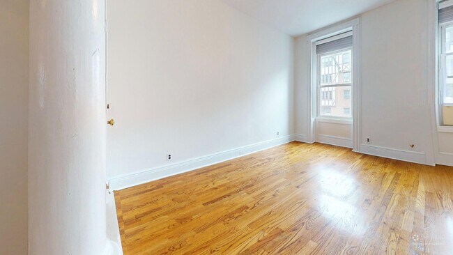 Building Photo - 1010 Washington St