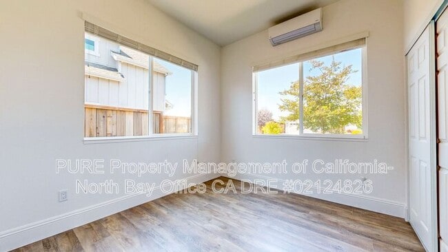 Building Photo - 1340 Miller Dr