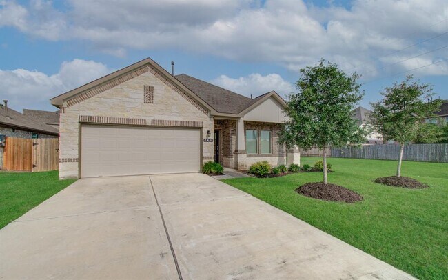 Building Photo - 2442 Wembley Way