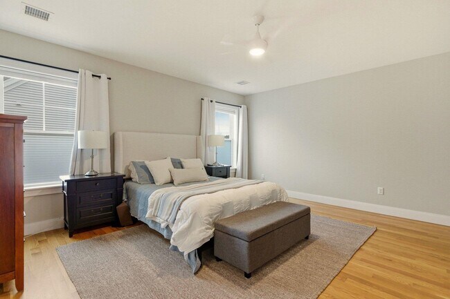 Building Photo - 40 Sage Ln