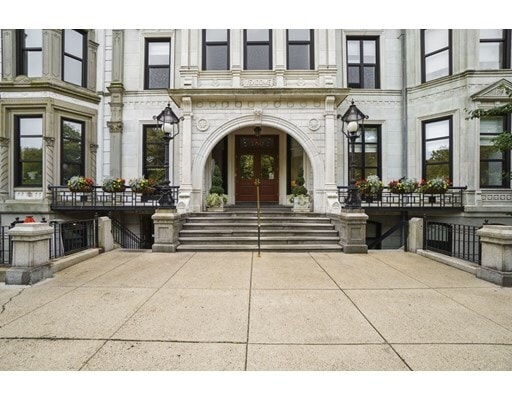 Building Photo - 160 Commonwealth Ave