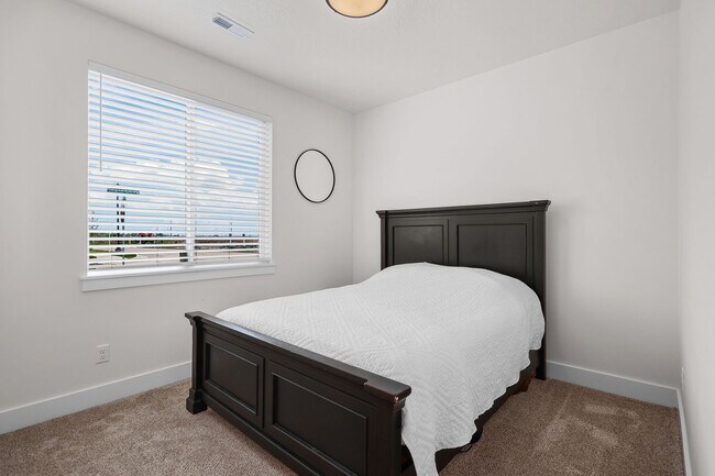 Building Photo - 252 W 800 S