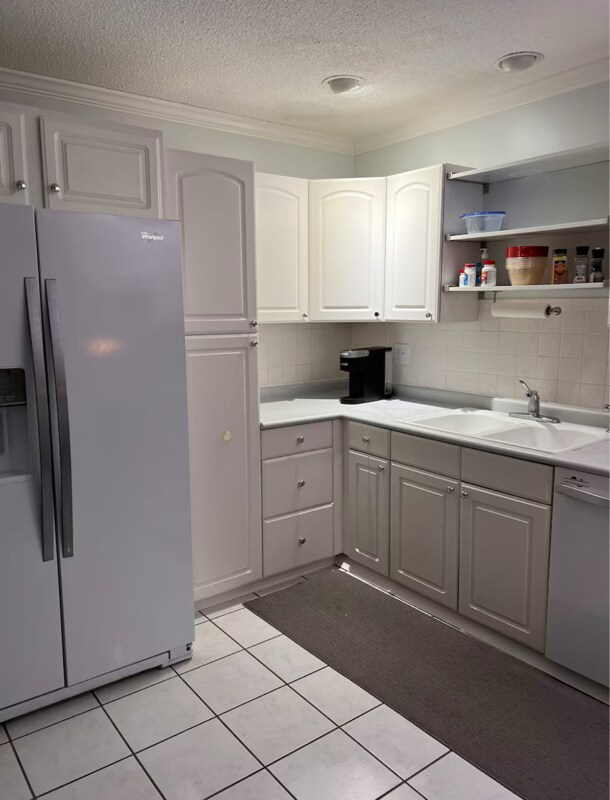 Building Photo - 2032 Hearthwood Ct