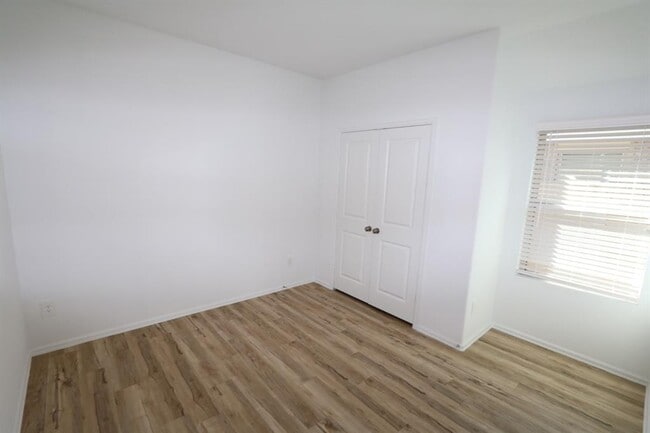 Building Photo - 24030 Steep Climb Dr