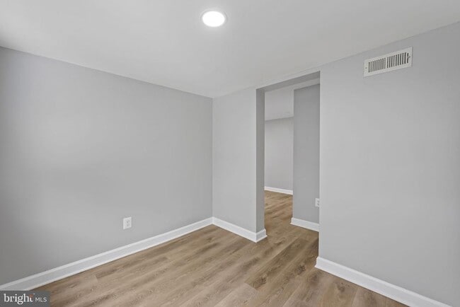 Building Photo - 1520 Dorchester Ave