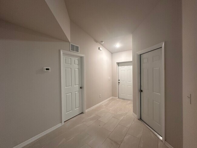 Building Photo - 2106 Andalusia Blvd