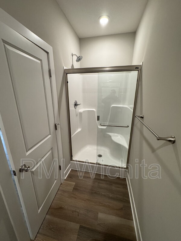 Building Photo - 5244 N Cypress Cir